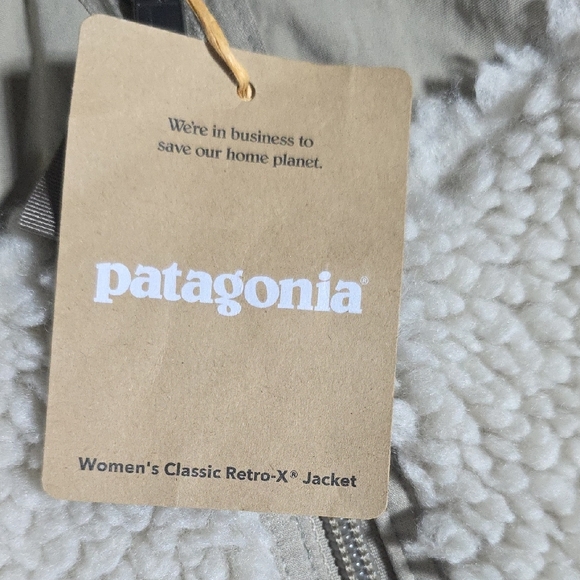 Patagonia Womens' Natural White Fleece Puffer Jacket - Picture 2 of 7